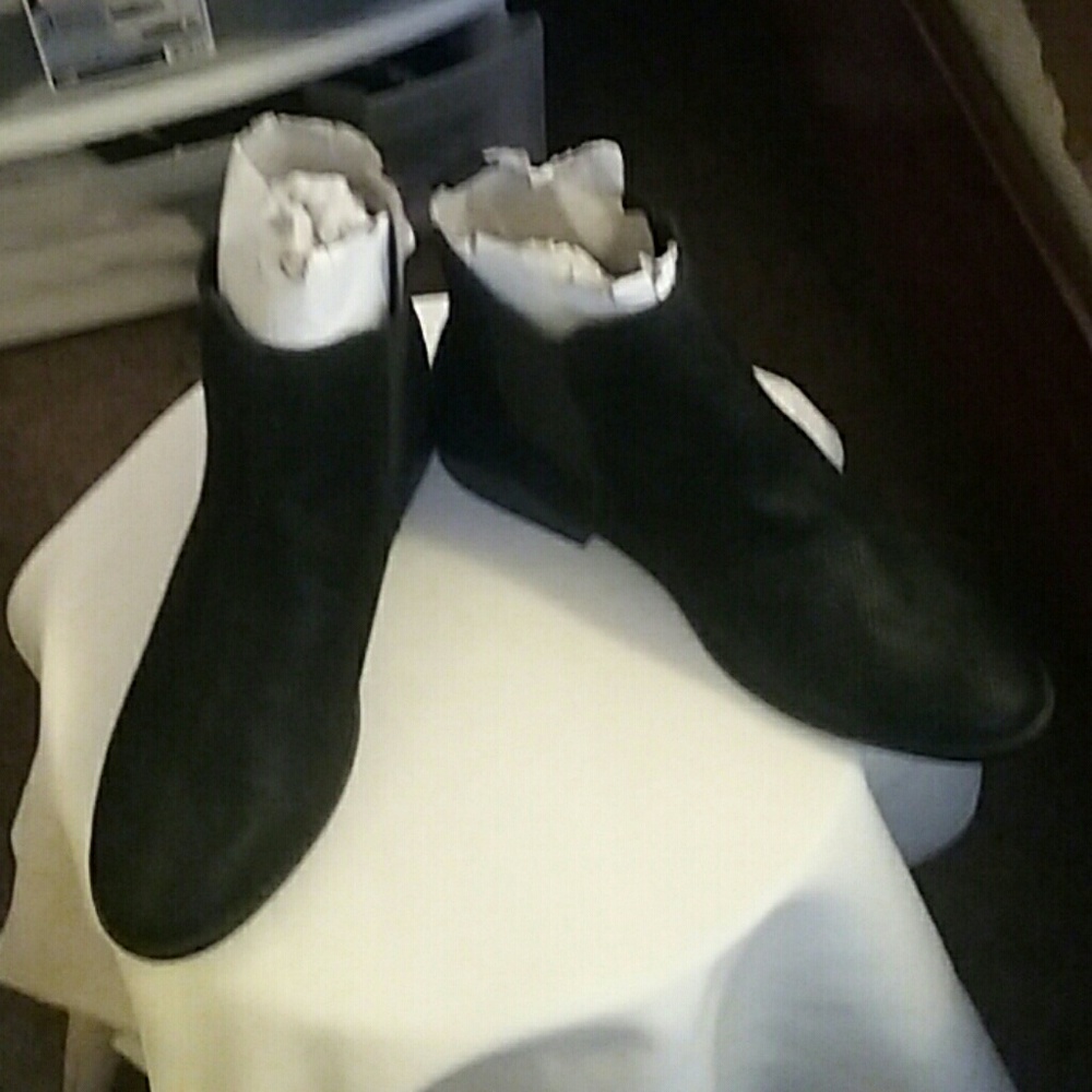 NWOT Booties